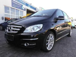 Schwarz Gebraucht 2010 Mercedes B180 Van / Kleinbus | 6.500 € (Fairer Preis)