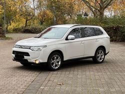 Weiß Gebraucht 2013 Mitsubishi Outlander SUV | 7.290 € (Etwas zu teuer)