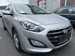 Grau Gebraucht 2016 Hyundai i30 Kombi | 6.900 € (Fairer Preis)