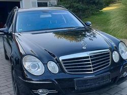 Schwarz Gebraucht 2007 Mercedes E220 Avantgarde Kombi | 5.700 € (Teuer)