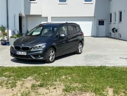 Grau Gebraucht 2017 BMW 220 Gran Tourer Van / Kleinbus | 15.000 € (Superpreis)