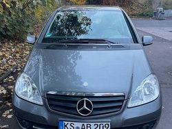 Grau Gebraucht 2012 Mercedes A160 Van / Kleinbus | 4.100 € (Fairer Preis)