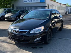 Schwarz Gebraucht 2012 Opel Astra Design Edition Limousine | 4.200 € (Fairer Preis)