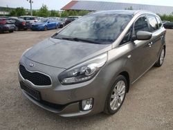 Silber Gebraucht 2014 Kia Carens FIFA World Cup Edition Van / Kleinbus | 7.950 € (Fairer Preis)