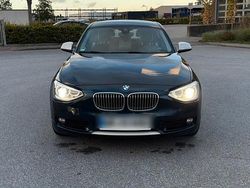 Blau Gebraucht 2011 BMW 116 Urban Line Kleinwagen | 7.290 € (Fairer Preis)