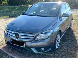 Grau Gebraucht 2014 Mercedes B180 Van / Kleinbus | 7.990 € (Guter Preis)