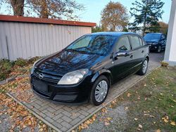Schwarz Gebraucht 2004 Opel Astra Limousine | 2.499 € (Fairer Preis)