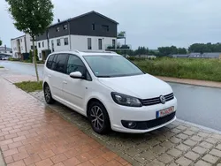 Weiß Gebraucht 2012 VW Touran Highline Van / Kleinbus | 8.500 € (Fairer Preis)