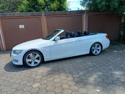 Weiß Gebraucht 2011 BMW 320 Cabriolet Performance Cabrio | 12.699 € (Guter Preis)