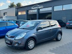Grau Gebraucht 2009 Hyundai i20 Classic Limousine | 2.799 € (Fairer Preis)