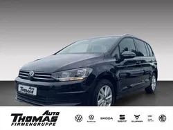 Schwarz Gebraucht 2024 VW Touran Comfortline Van / Kleinbus | 34.900 € (Fairer Preis)