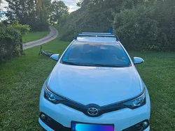 Weiß Gebraucht 2018 Toyota Auris Hybrid Team Limousine | 14.000 € (Fairer Preis)