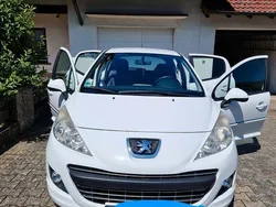 Weiß Gebraucht 2012 Peugeot 207 Forever Limousine | 3.150 € (Guter Preis)