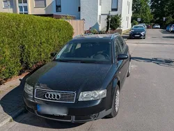 Schwarz Gebraucht 2002 Audi A4 Kombi | 600 € (Superpreis)