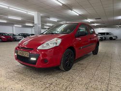 Rot Gebraucht 2013 Renault Clio III Kleinwagen | 2.898 € (Guter Preis)