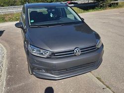 Grau Gebraucht 2016 VW Touran Highline Van / Kleinbus | 11.999 € (Guter Preis)