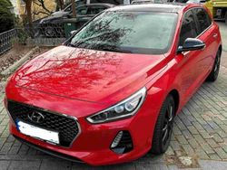 Rot Gebraucht 2017 Hyundai i30 Intro Edition Limousine | 11.500 € (Superpreis)