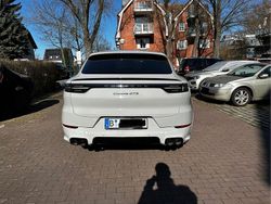 Grau Gebraucht 2023 Porsche Cayenne GTS Sport SUV | 101.500 € (Teuer)