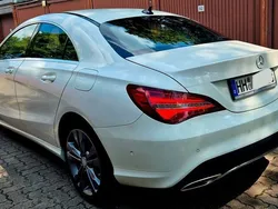 Weiß Gebraucht 2016 Mercedes CLA180 Urban Limousine | 17.999 € (Fairer Preis)