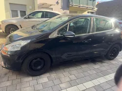 Schwarz Gebraucht 2014 Peugeot 208 Active Kleinwagen | 3.900 € (Superpreis)