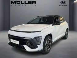 Serenity white / abyss black / Neu 2025 Hyundai Kona N Line SUV | 30.444 € (Etwas zu teuer)