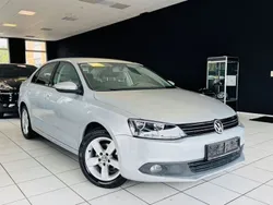 Silber Gebraucht 2012 VW Jetta Comfortline Limousine | 9.990 € (Etwas zu teuer)