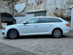 Weiß Gebraucht 2022 Skoda Superb Style Kombi | 22.000 € (Fairer Preis)