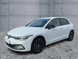 Weiß Gebraucht 2024 VW Golf VIII IQ Drive Limousine | 23.970 € (Guter Preis)