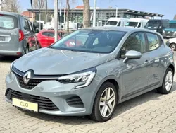 Grau Gebraucht 2021 Renault Clio V Zen Limousine | 11.490 € (Fairer Preis)