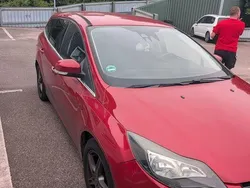 Rot Gebraucht 2011 Ford Focus Titanium Kombi | 4.200 € (Guter Preis)