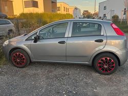 Grau Gebraucht 2012 Fiat Punto Kleinwagen | 2.499 € (Fairer Preis)