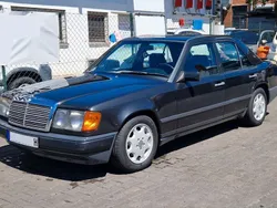 Schwarz Gebraucht 1988 Mercedes E250 Limousine | 19.500 €
