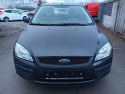 Graphitgrau metallic Gebraucht 2005 Ford Focus Trend Kombi | 499 € (Superpreis)
