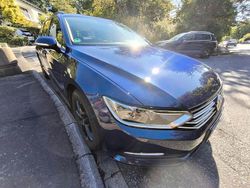 Blau Gebraucht 2018 VW Passat Kombi | 17.299 € (Fairer Preis)