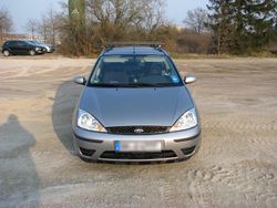 Silber Gebraucht 2003 Ford Focus Kombi | 1.950 € (Teuer)