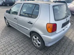 Silber Gebraucht 1999 VW Polo Limousine | 999 € (Guter Preis)