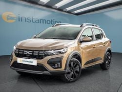 Beige Gebraucht 2025 Dacia Sandero Stepway Kleinwagen | 20.499 € (Etwas zu teuer)