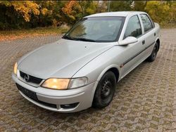 Silber Gebraucht 1997 Opel Vectra Limousine | 549 € (Superpreis)