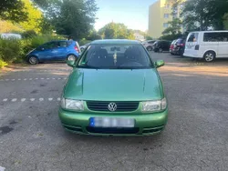 Grün Gebraucht 2000 VW Polo Kleinwagen | 2.500 €