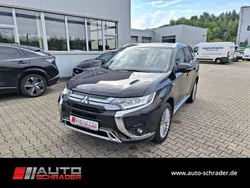 Schwarz Gebraucht 2020 Mitsubishi Outlander P-HEV Spirit SUV | 24.480 € (Fairer Preis)