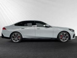 Brooklyn grau metallic Neu 2025 BMW 520 M Sport Limousine | 64.390 € (Teuer)