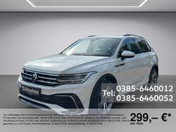 Weiß (weiss / oryxweiss perlmutteffekt) Gebraucht 2023 VW Tiguan R-line SUV | 39.888 € (Fairer Preis)