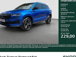 Blau Gebraucht 2024 Skoda Karoq SportLine SUV | 32.441 € (Fairer Preis)