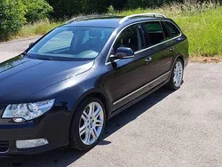 Schwarz Gebraucht 2013 Skoda Superb Kombi | 6.990 € (Guter Preis)