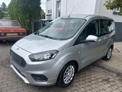 Silber Gebraucht 2021 Ford Tourneo Courier Trend Van / Kleinbus | 11.590 € (Guter Preis)