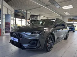 Magneticgrau Gebraucht 2024 Ford Focus ST Kombi | 36.660 € (Fairer Preis)