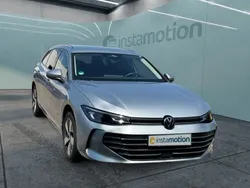Silber Gebraucht 2024 VW Passat Business Kombi | 40.050 €