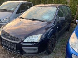 Blau Gebraucht 2005 Ford Focus Trend Kombi | 790 € (Superpreis)