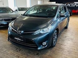 Grau Gebraucht 2013 Toyota Verso Life Van / Kleinbus | 7.999 € (Fairer Preis)