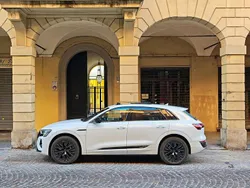 Weiß Gebraucht 2023 Audi Q8 e-tron Advanced Plus SUV | 49.900 € (Guter Preis)